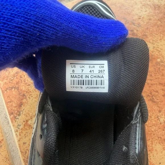 Size 8 Men’s And 9.5 Women’s -Asics Black and Silver Men's Athletic Sneakers - Picture 7 of 7